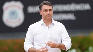 Anotações de Flávio Bolsonaro expõem articulação política e pedido milionário nos bastidores do PL