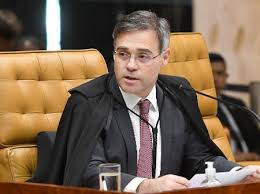 Mendonça autoriza quebra de sigilo de Lulinha antes de CPMI