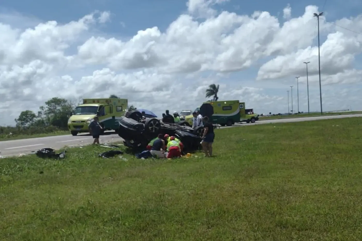 Capotamento na BR-116 em Pelotas mata criança e deixa quatro feridos