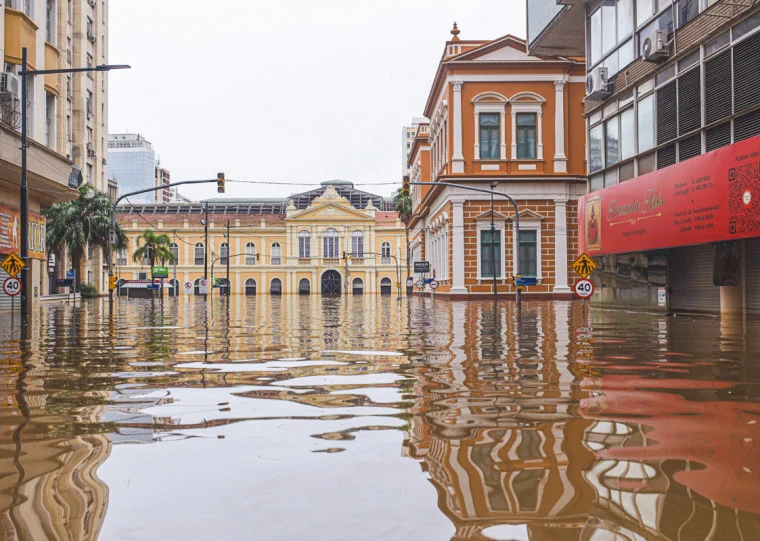 Os efeitos de um novo episódio de El Niño não se limitam apenas às chuvas. A instabilidade climática pode afetar diversos setores, como agricultura, transporte e infraestrutura urbana.