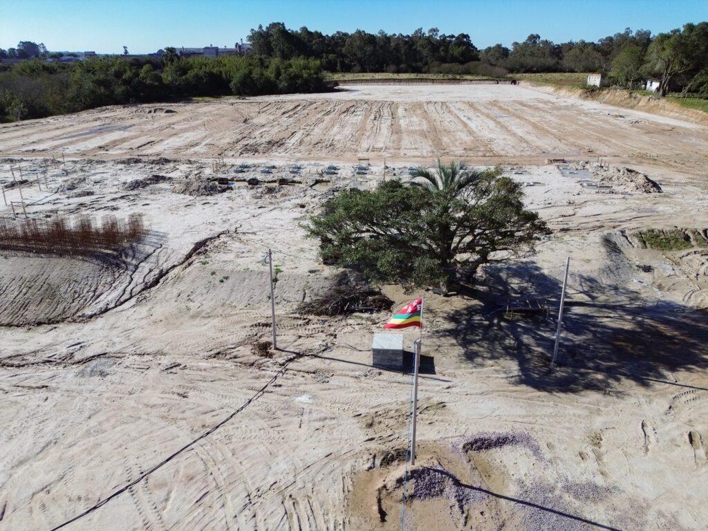 De acordo com a apuração, há indícios de que terceiros teriam sido utilizados para movimentar valores e custear despesas relacionadas à nova arena.