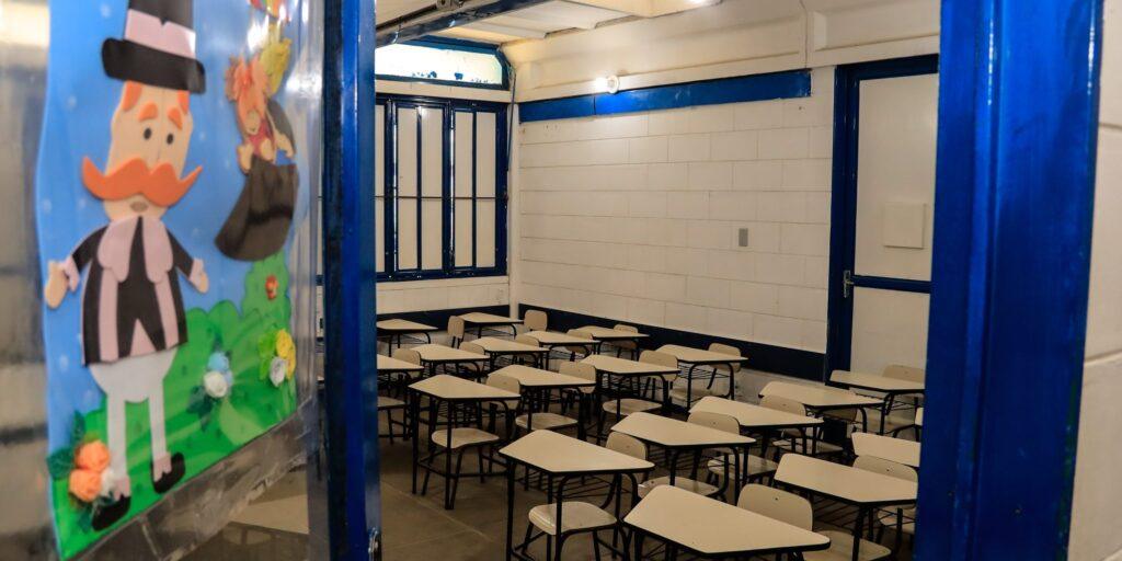 O retorno das aulas em Pelotas após suspeita de norovírus acontece após dias de paralisação que afetaram todas as escolas municipais, em uma medida considerada necessária para conter a disseminação do vírus.