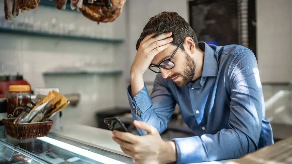 Falta de planejamento e controle financeiro estão entre os principais motivos para o fechamento de pequenos negócios.