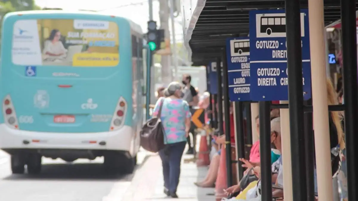 Ônibus sem cobrador em Pelotas: quem será afetado?