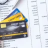 Vale a pena antecipar parcelas para pagar menos juros? Entenda quando a estratégia pode gerar economia e quando pode não ser a melhor decisão financeira.