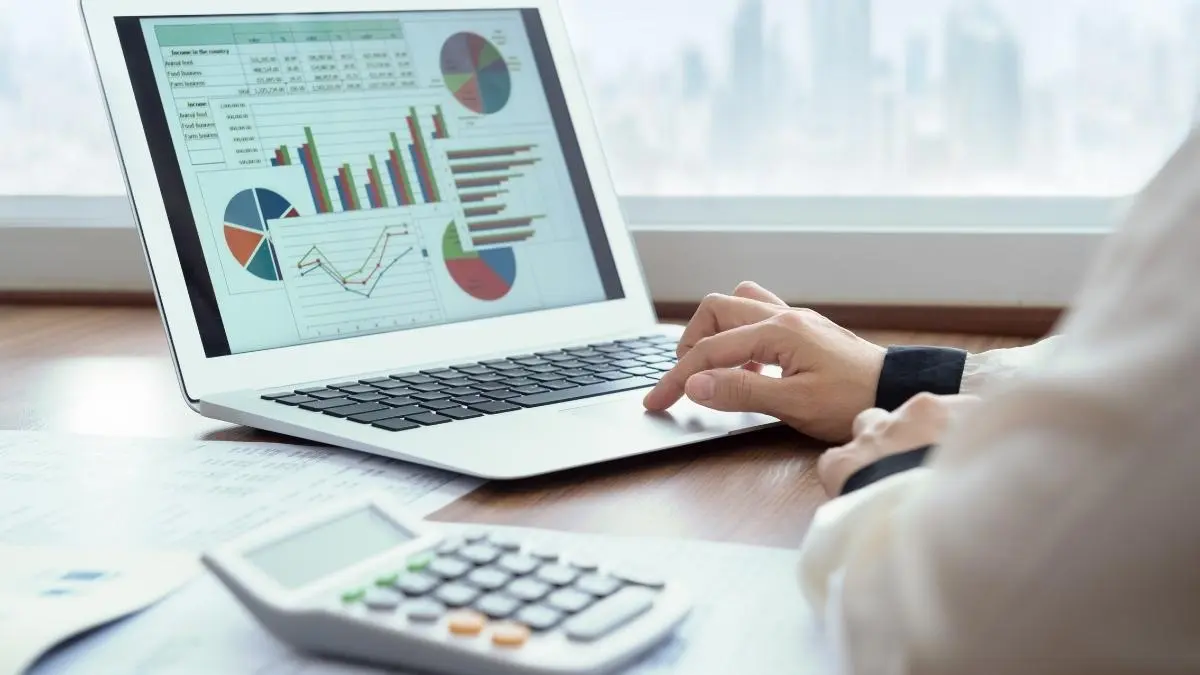 Descubra se vale mais a pena usar um aplicativo ou uma planilha para controlar as finanças pessoais e organizar melhor o seu dinheiro.
