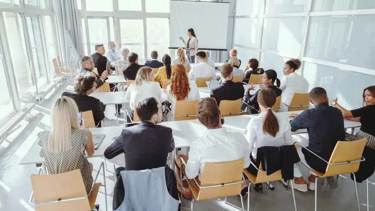 Melhores cursos técnicos para conseguir emprego em 2026